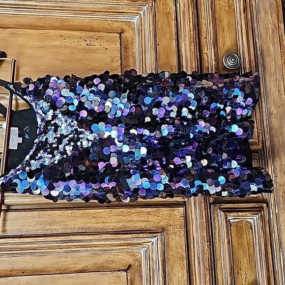 Sequined mini Dress - Picture 3 of 4